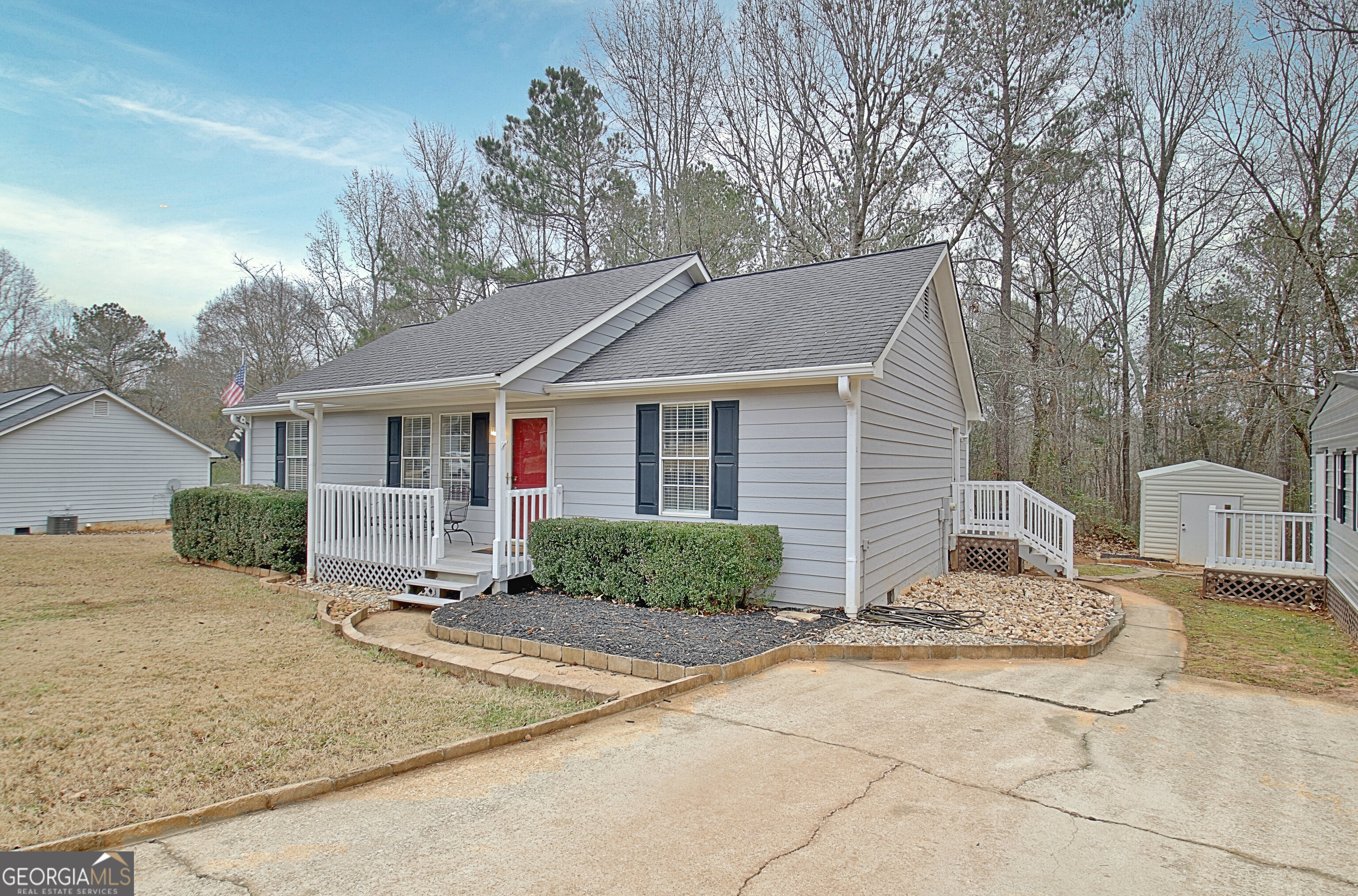 Senoia, Georgia 30276, United States, 3 Bedrooms Bedrooms, ,2 BathroomsBathrooms,Residential,Pending,24109