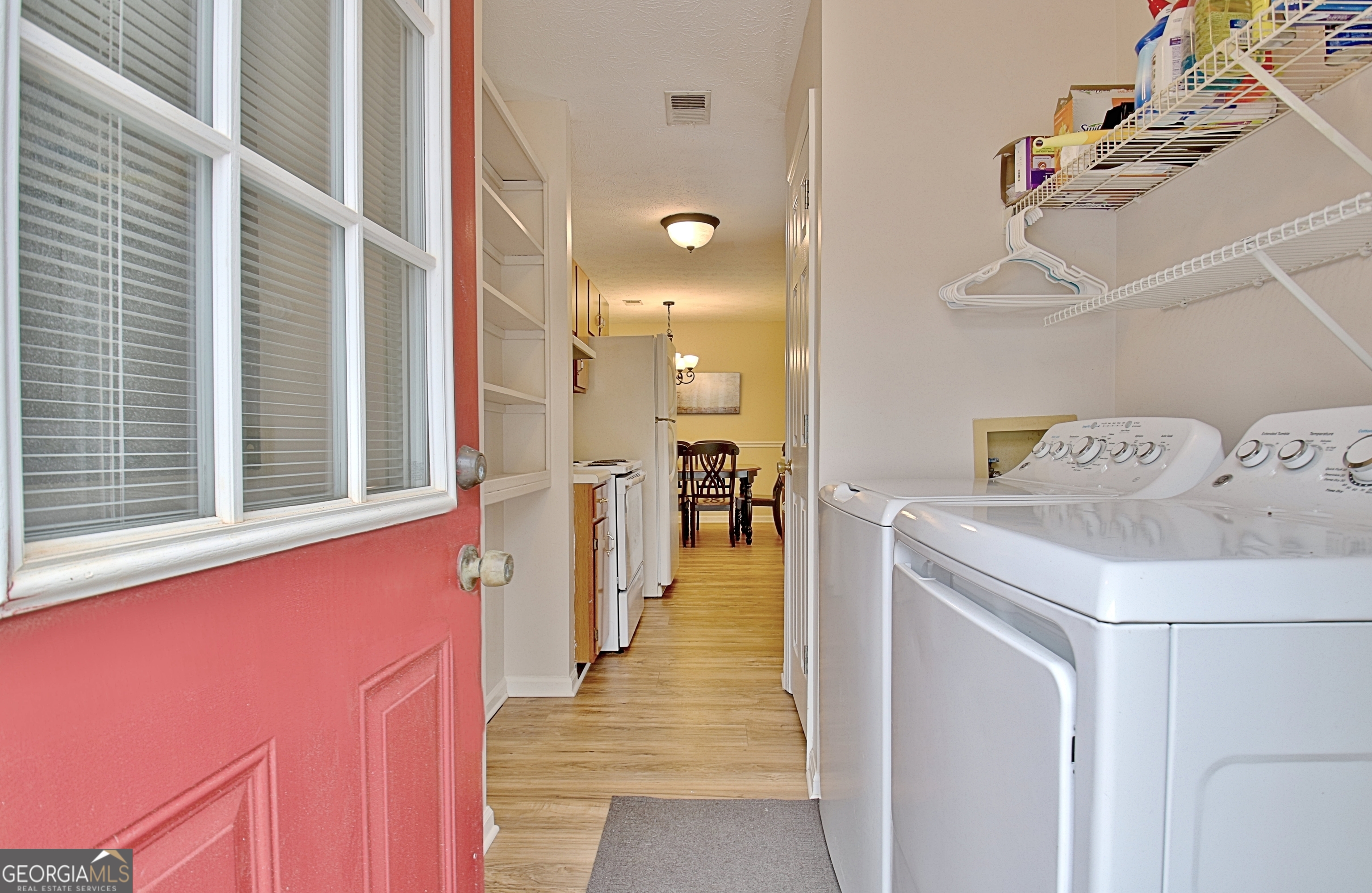 Senoia, Georgia 30276, United States, 3 Bedrooms Bedrooms, ,2 BathroomsBathrooms,Residential,Pending,24109