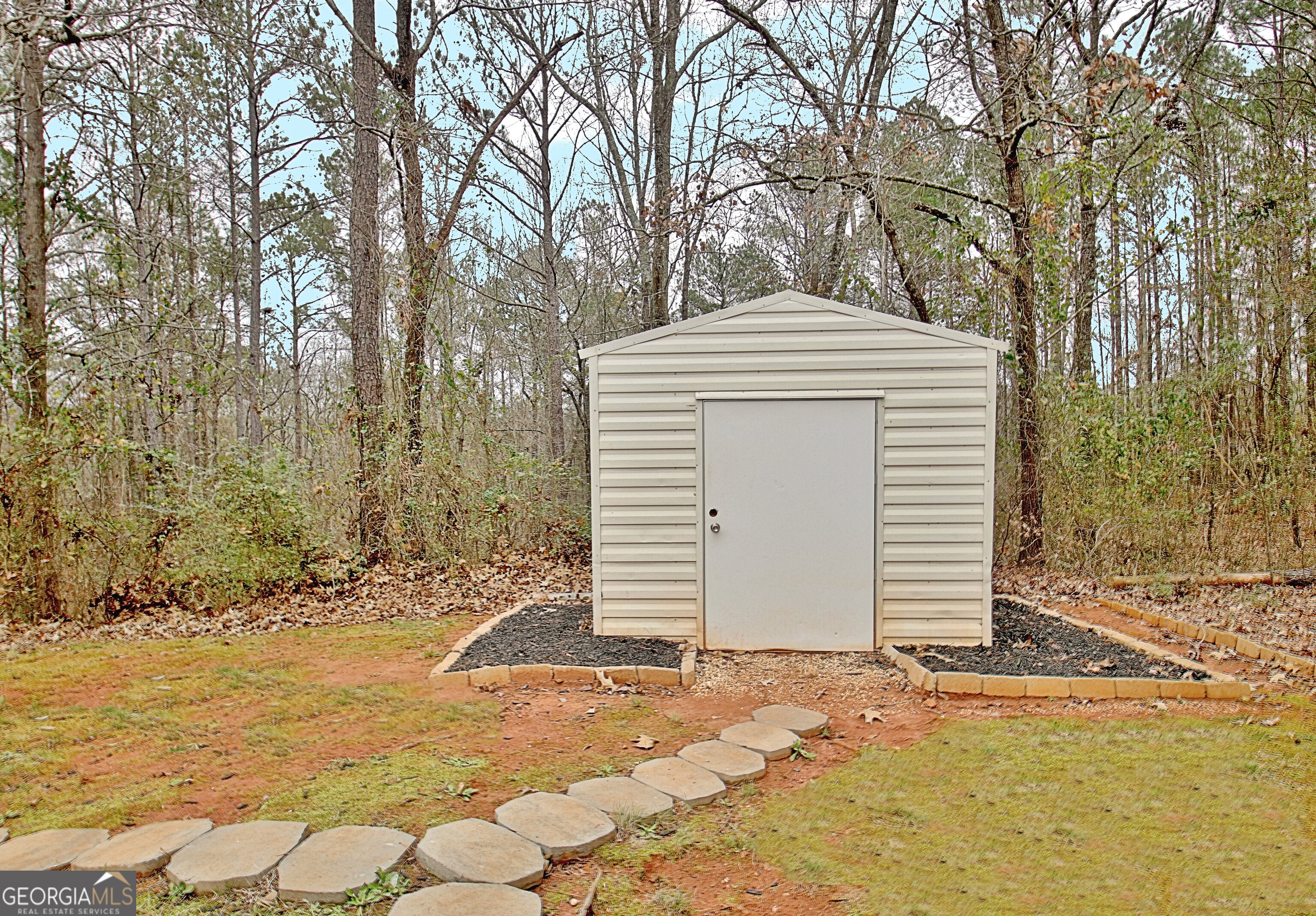 Senoia, Georgia 30276, United States, 3 Bedrooms Bedrooms, ,2 BathroomsBathrooms,Residential,Pending,24109