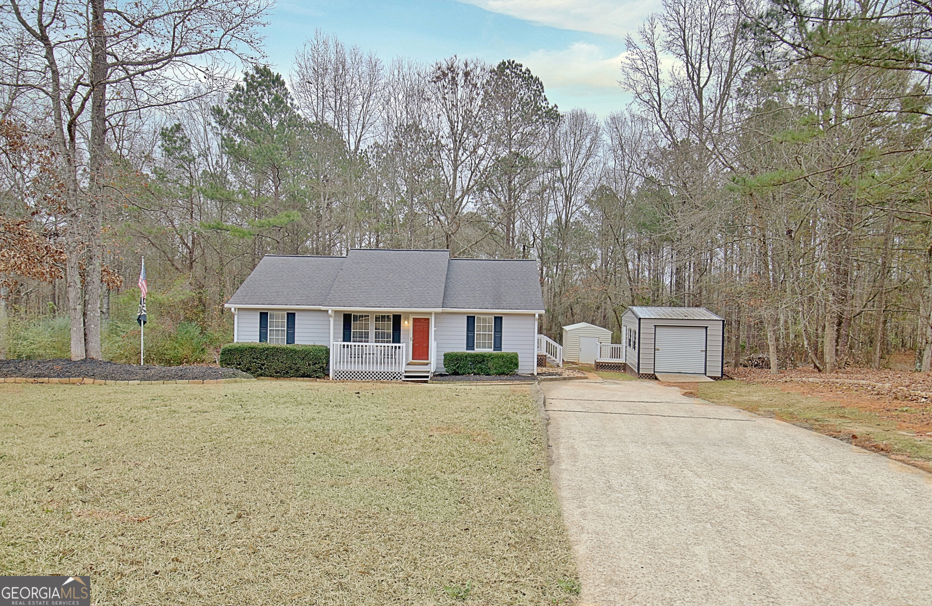 Senoia, Georgia 30276, United States, 3 Bedrooms Bedrooms, ,2 BathroomsBathrooms,Residential,Pending,24109