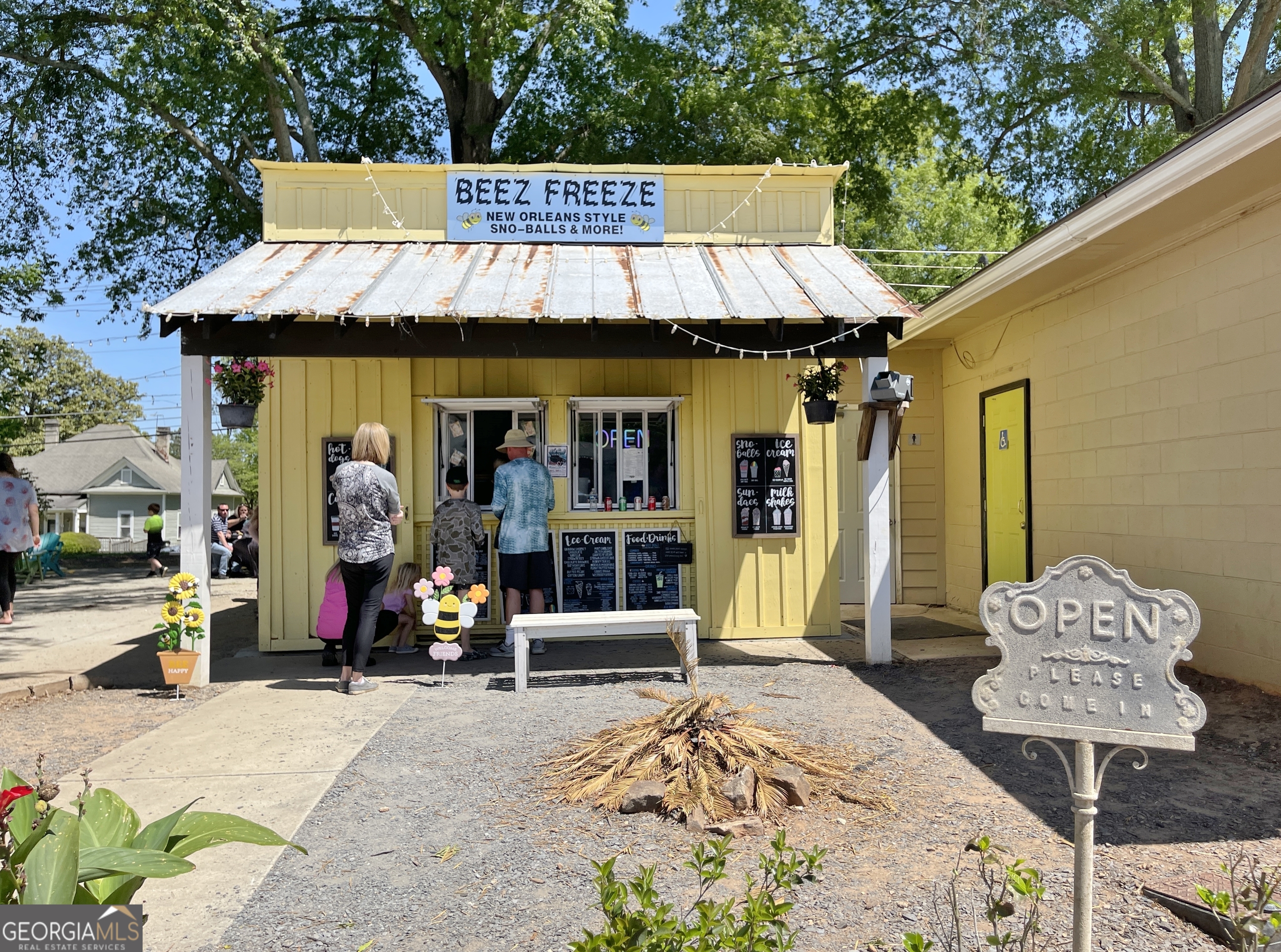 Senoia, Georgia 30276, United States, 3 Bedrooms Bedrooms, ,2 BathroomsBathrooms,Residential,Pending,24109