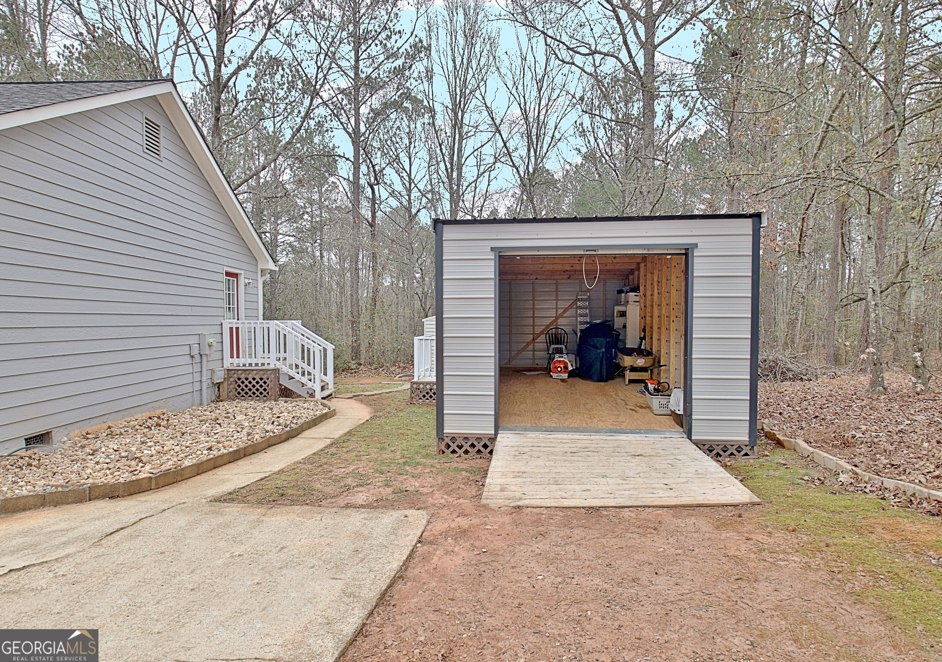 Senoia, Georgia 30276, United States, 3 Bedrooms Bedrooms, ,2 BathroomsBathrooms,Residential,Pending,24109