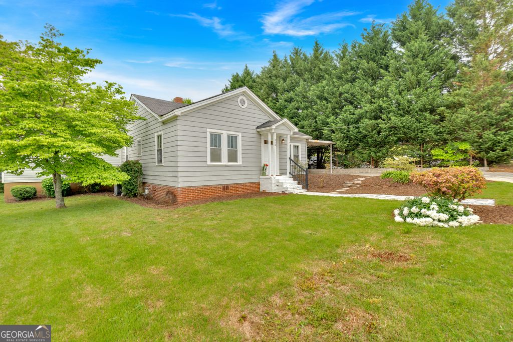 Photo of 210 McCanless Street, Cartersville, GA 30120 (MLS # 10689808)