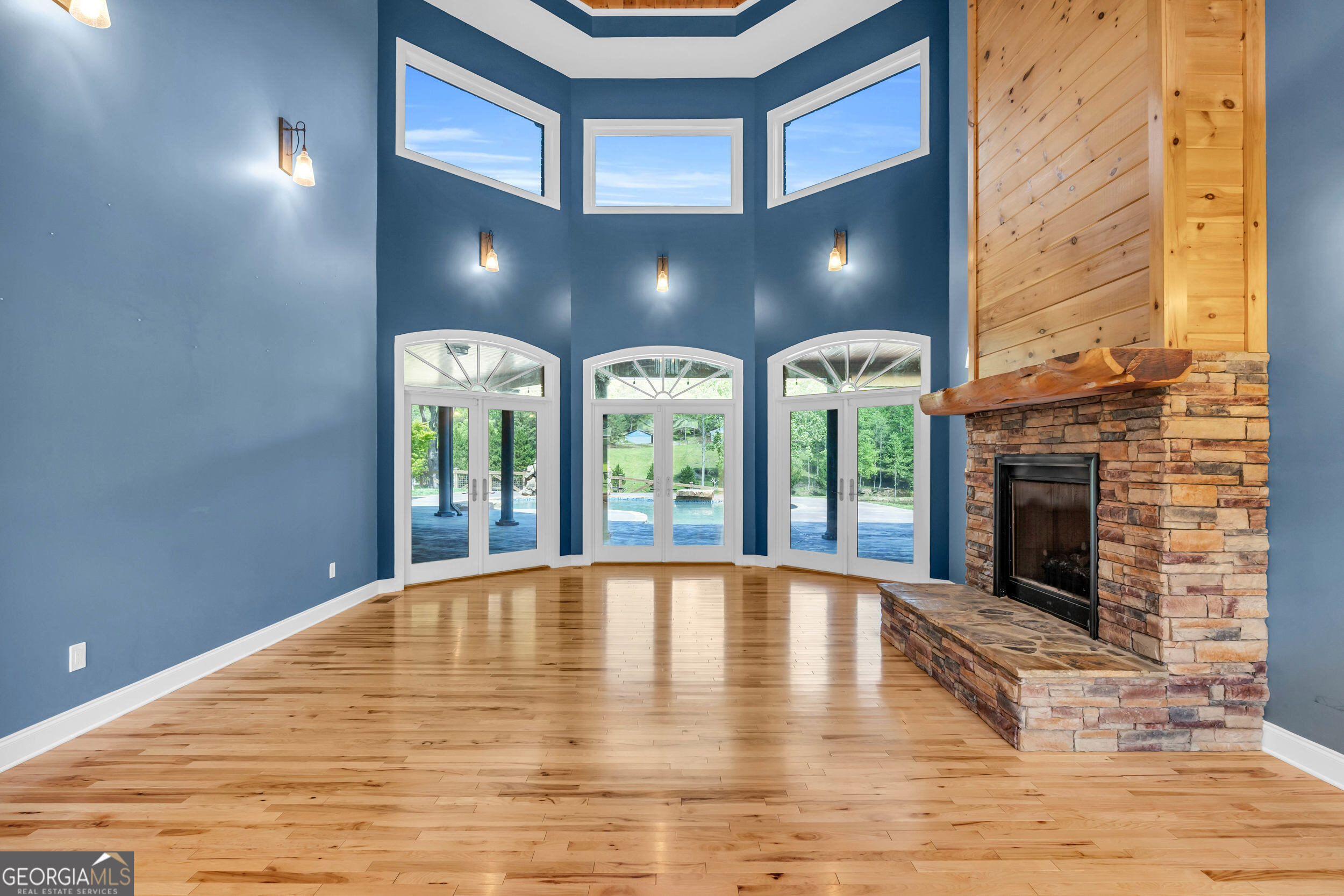 1580 Loving RD