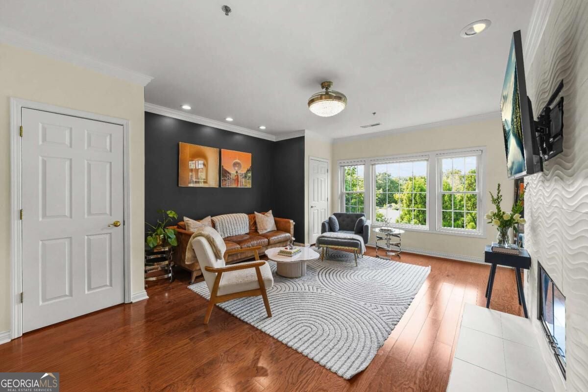 3636 Habersham RD NW 2404