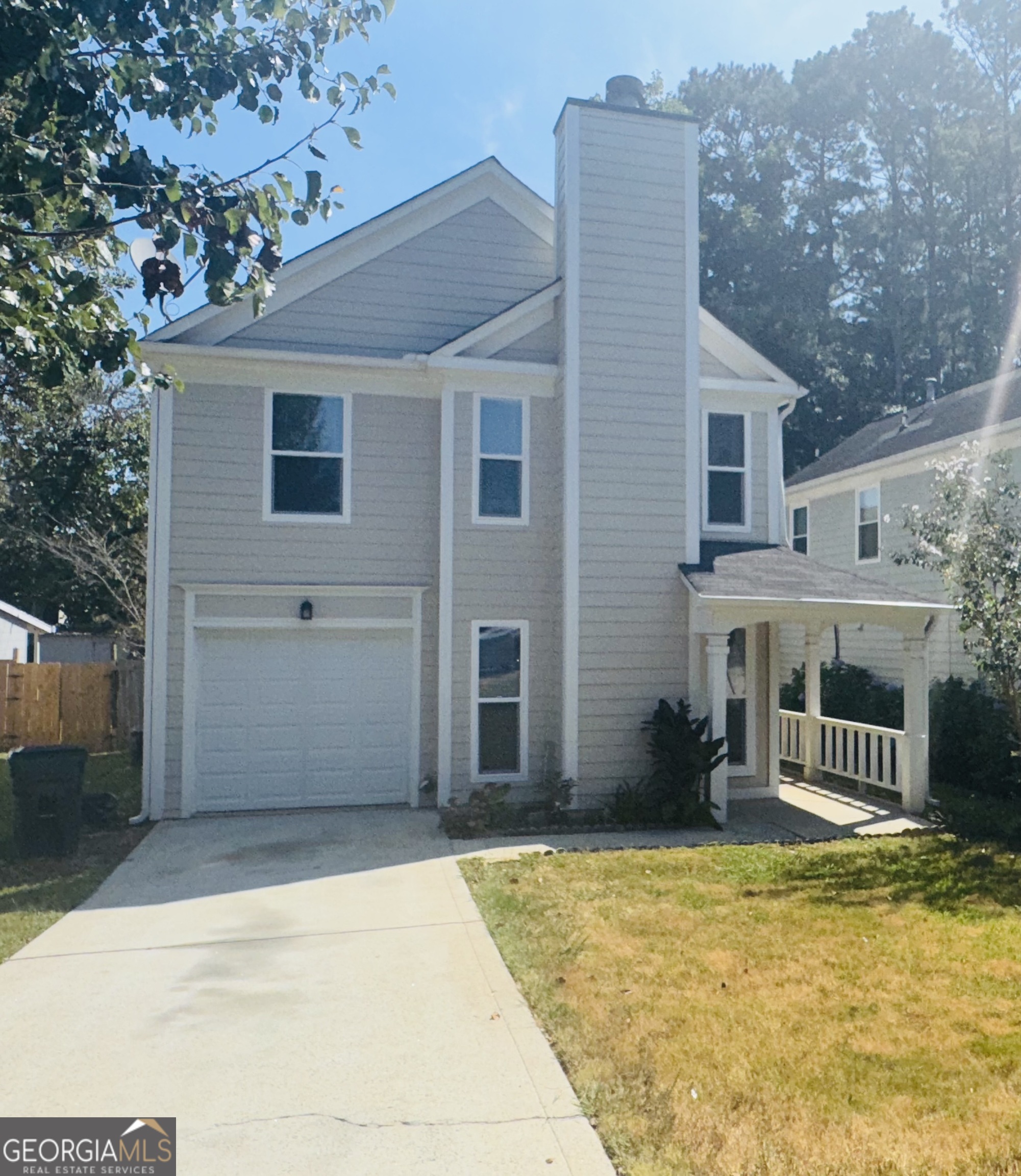 Location Location Location! Beautiful home. Stunning 2 story foyer with 3 bedrooms and 2.5 bathrooms. Kitchen opens to huge breakfast area. Master bath features separate tub and shower and dual vanity. Very well maintained home. This home will not last. MUST SEE.