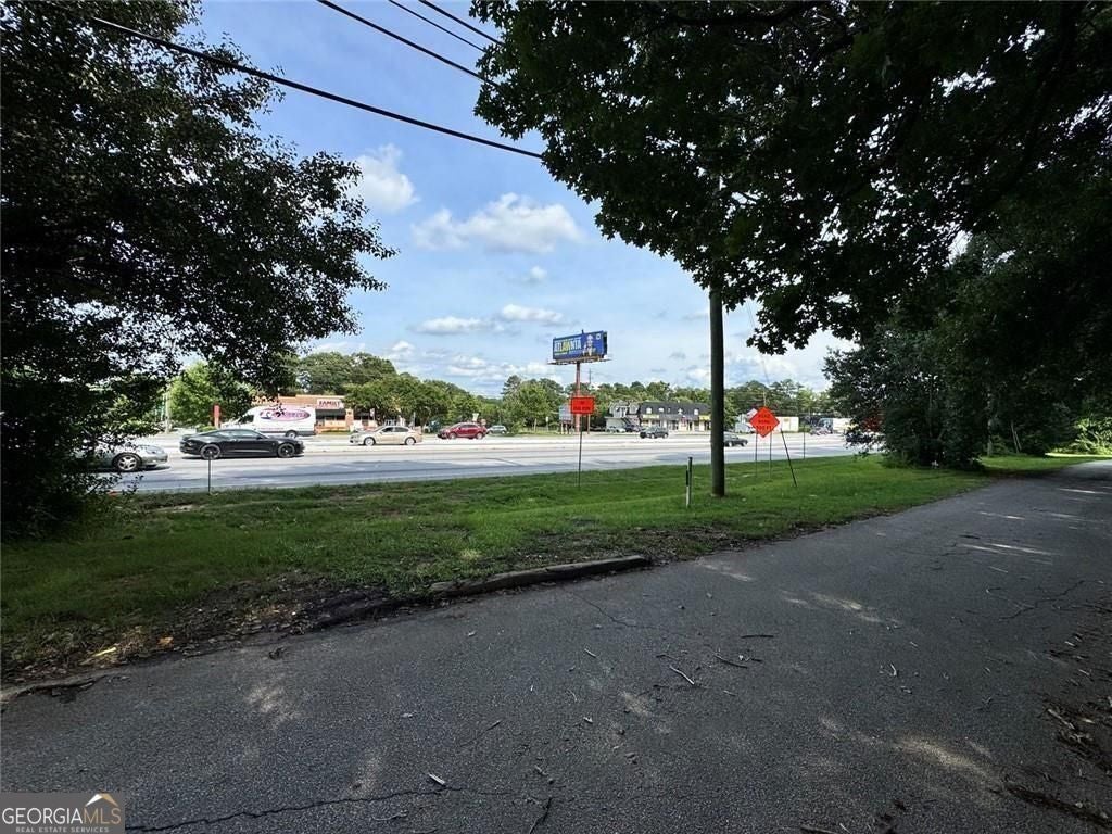 535 Camelot PKWY