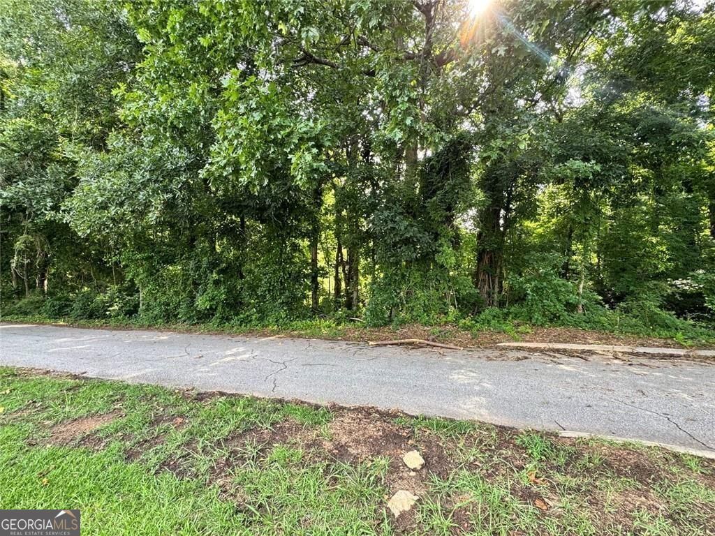 Photo of 535 Camelot Parkway, Jonesboro, GA 30236 (MLS # 10790022)