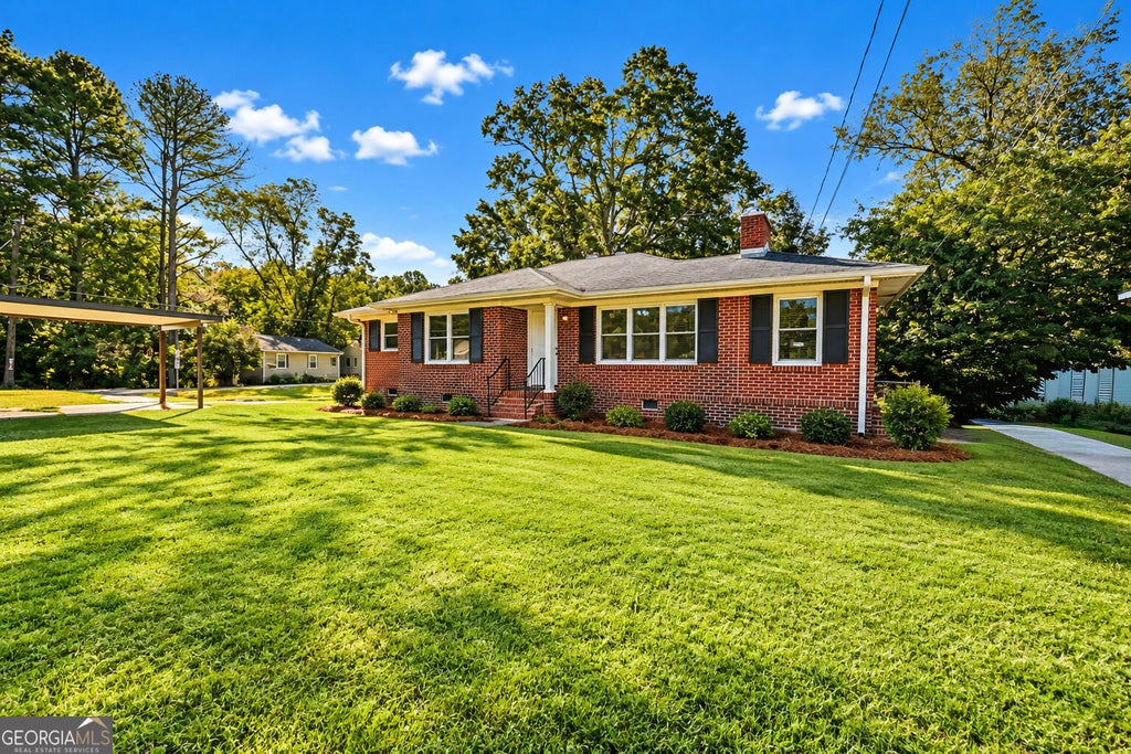 Photo of 317 E Broad Street, Winder, GA 30680 (MLS # 10877324)