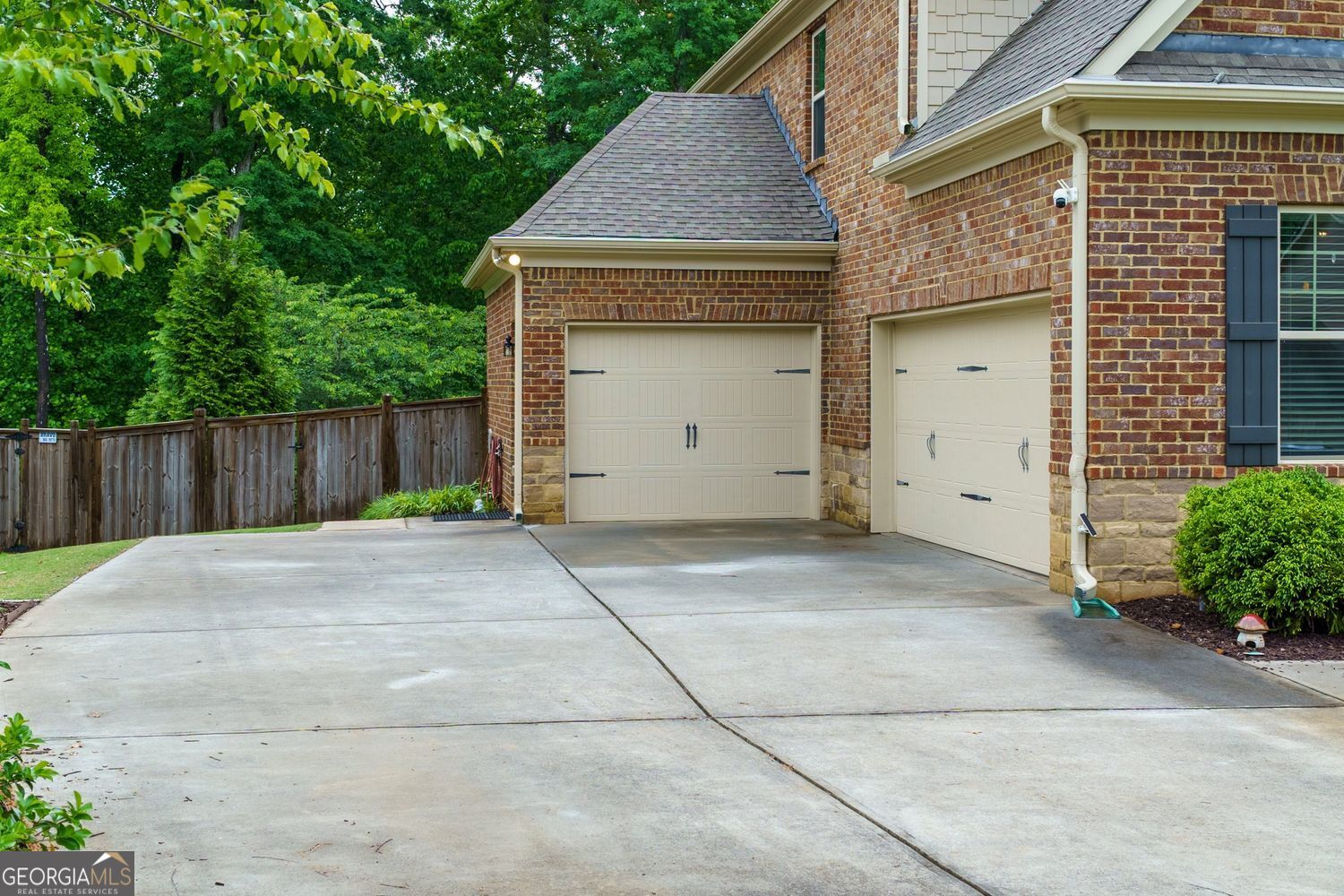 225 Sundance DR