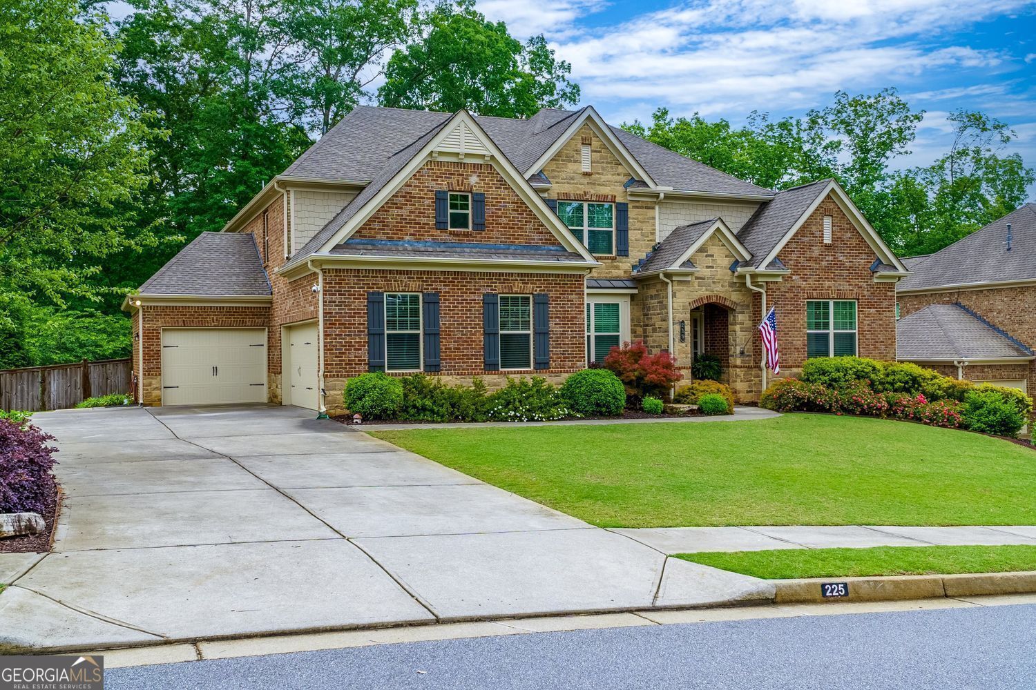225 Sundance DR