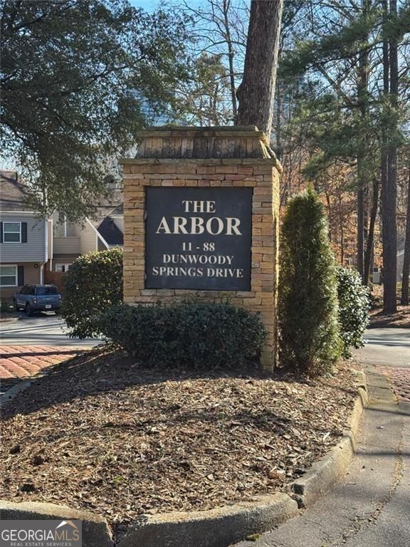 62 Dunwoody Springs DR
