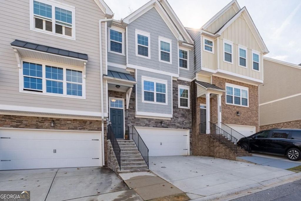 Photo of 4180 CHATHAM RIDGE Drive, Buford, GA 30518 (MLS # 10650312)