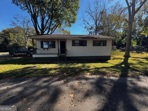 Photo of 188 Melrose Street, Winder, GA 30680 (MLS # 10629382) Photo of 188 Melrose Street, Winder, GA 30680 (MLS # 10629382)