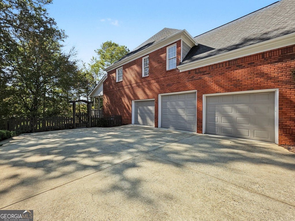 Photo of 206 White Oak Drive, Canton, GA 30114 (MLS # 10877987)