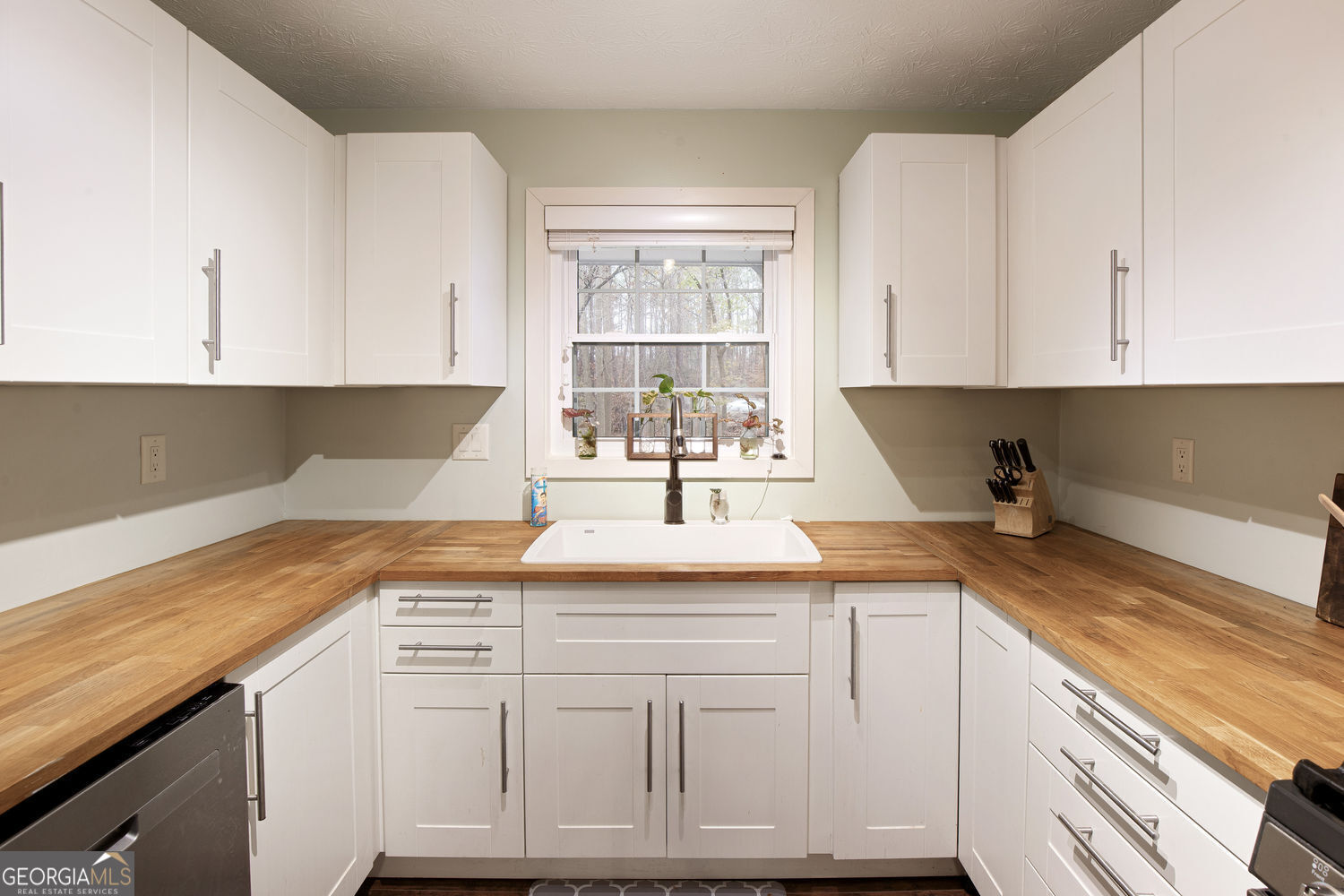 Atlanta, Georgia 30350, United States, 2 Bedrooms Bedrooms, ,1 BathroomBathrooms,Residential,Active,253996