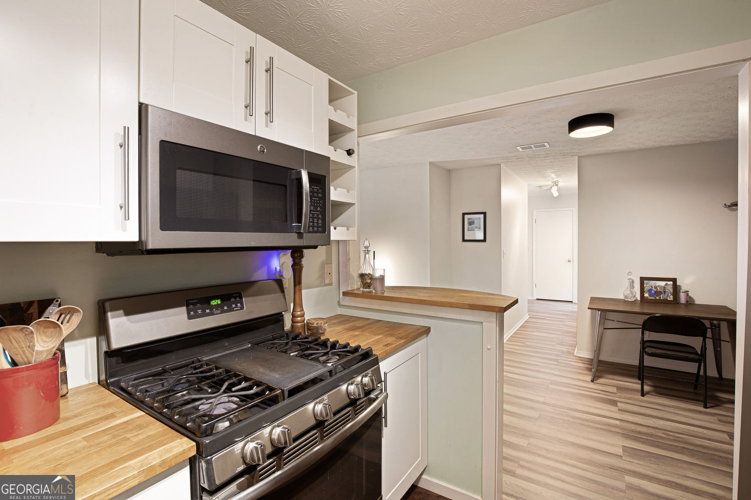 Atlanta, Georgia 30350, United States, 2 Bedrooms Bedrooms, ,1 BathroomBathrooms,Residential,Active,253996