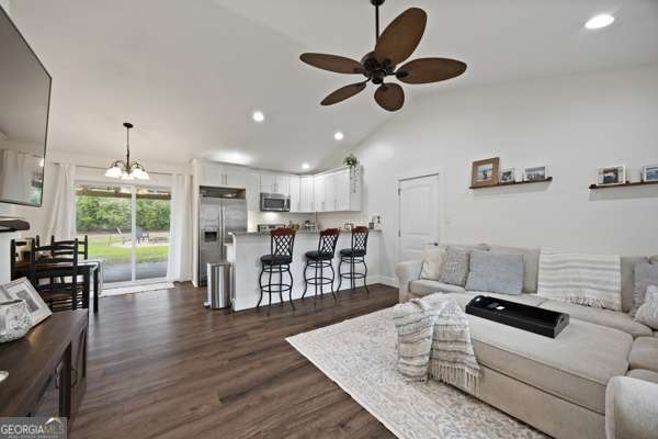 1318 Whitfield Park DR