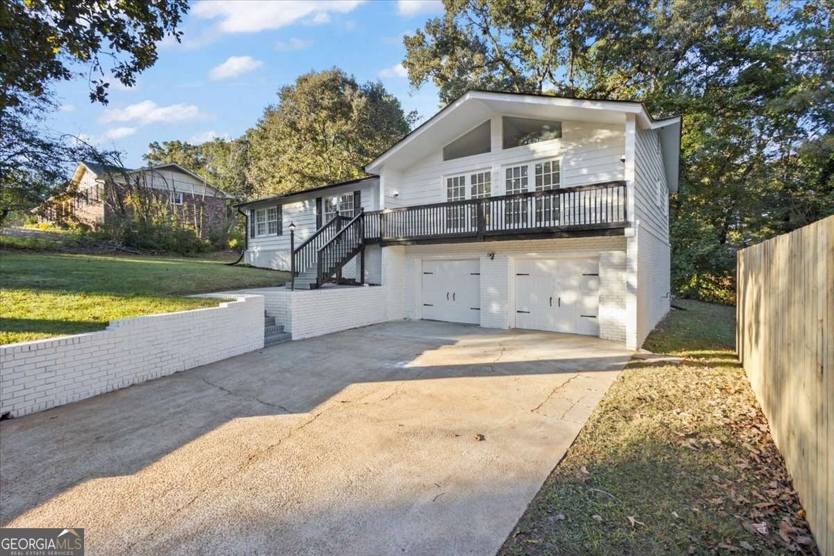 6140 Michelle LN