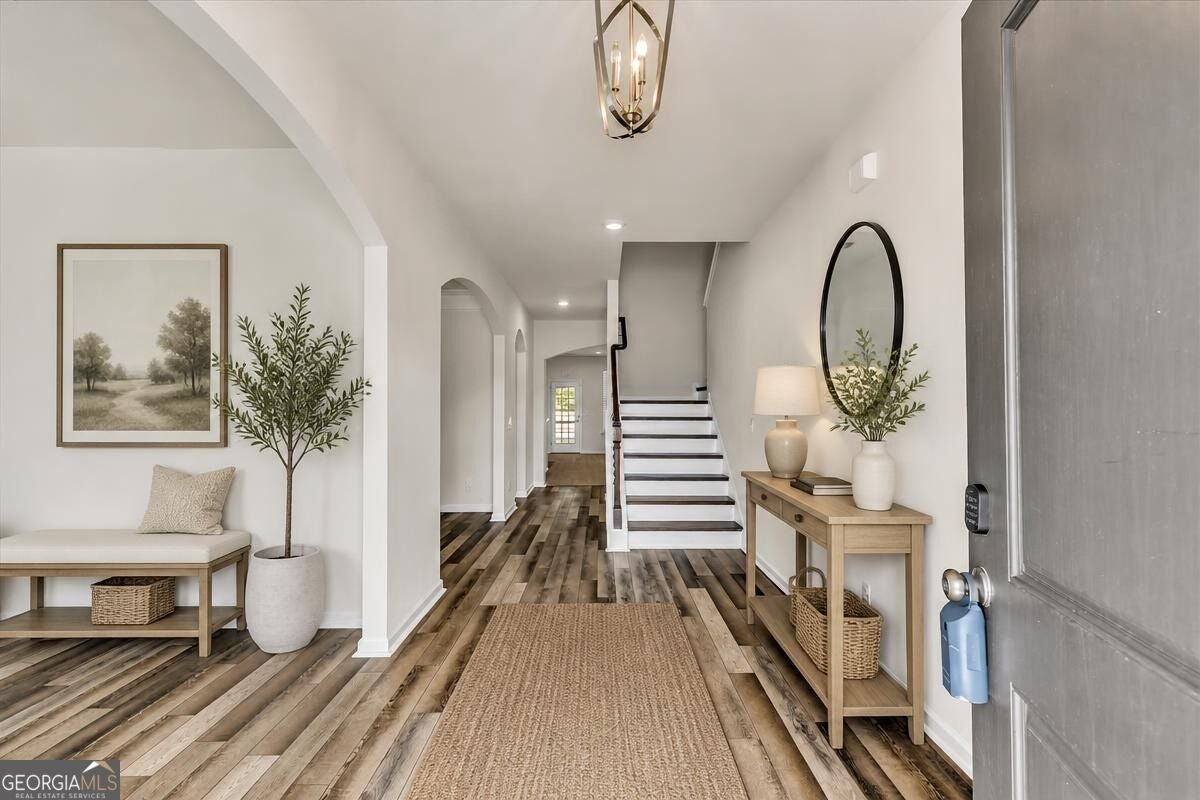 97 Gracyn LN NE