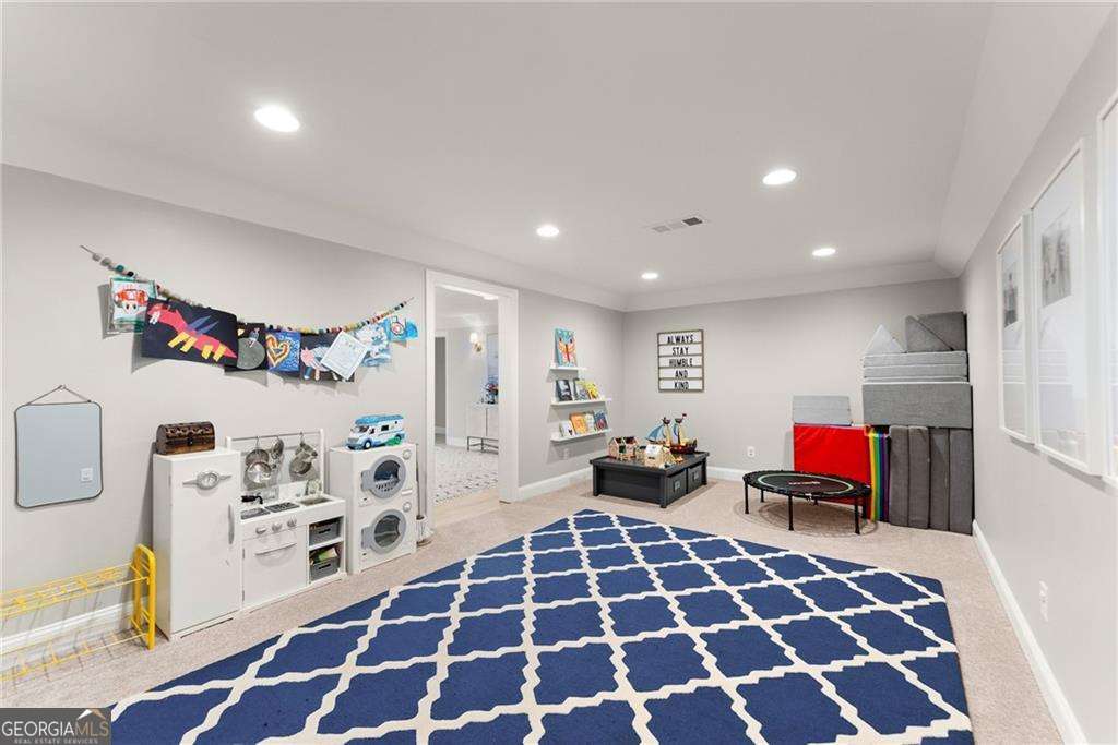 Twelve Oaks Place - Residential