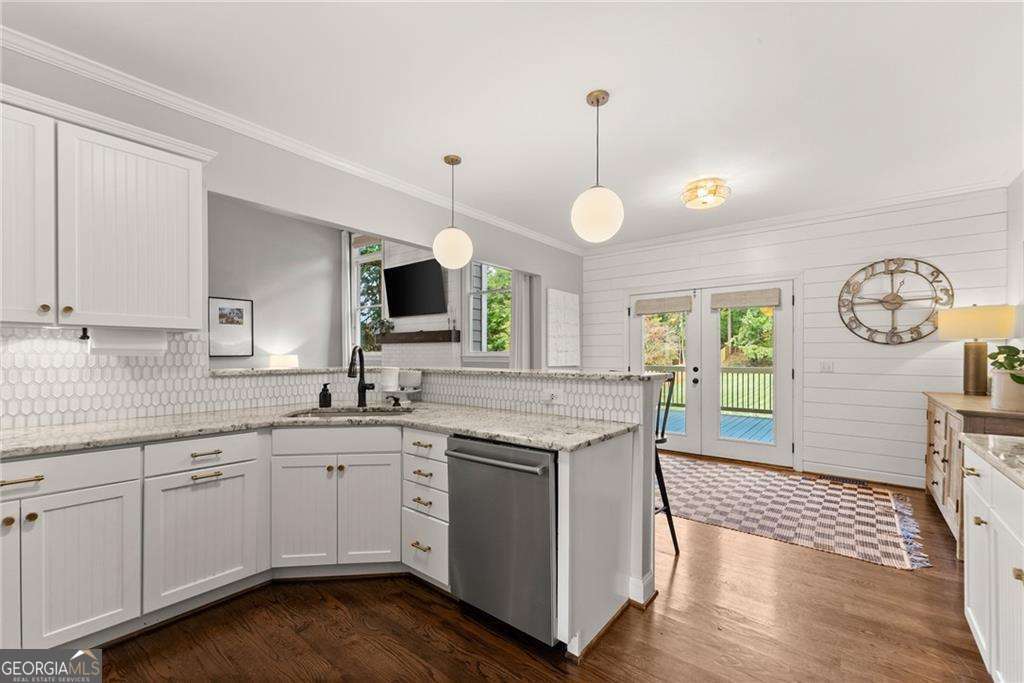 Twelve Oaks Place - Residential