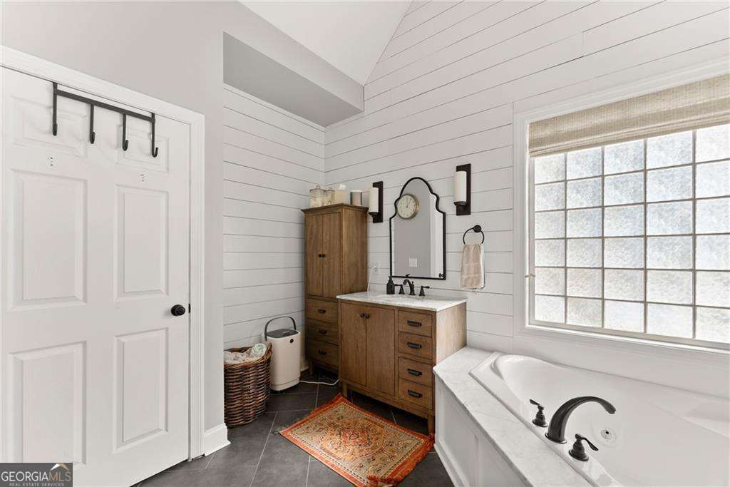 Twelve Oaks Place - Residential