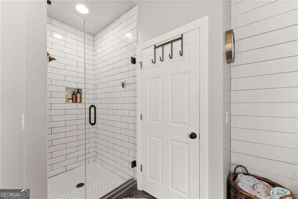 Twelve Oaks Place - Residential