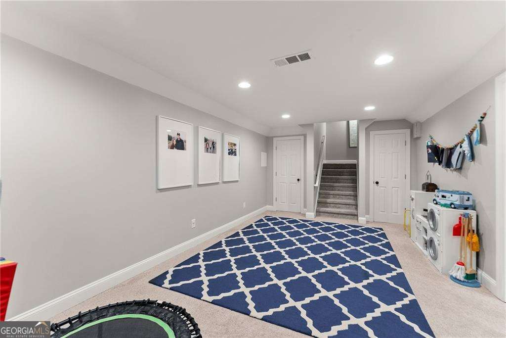 Twelve Oaks Place - Residential