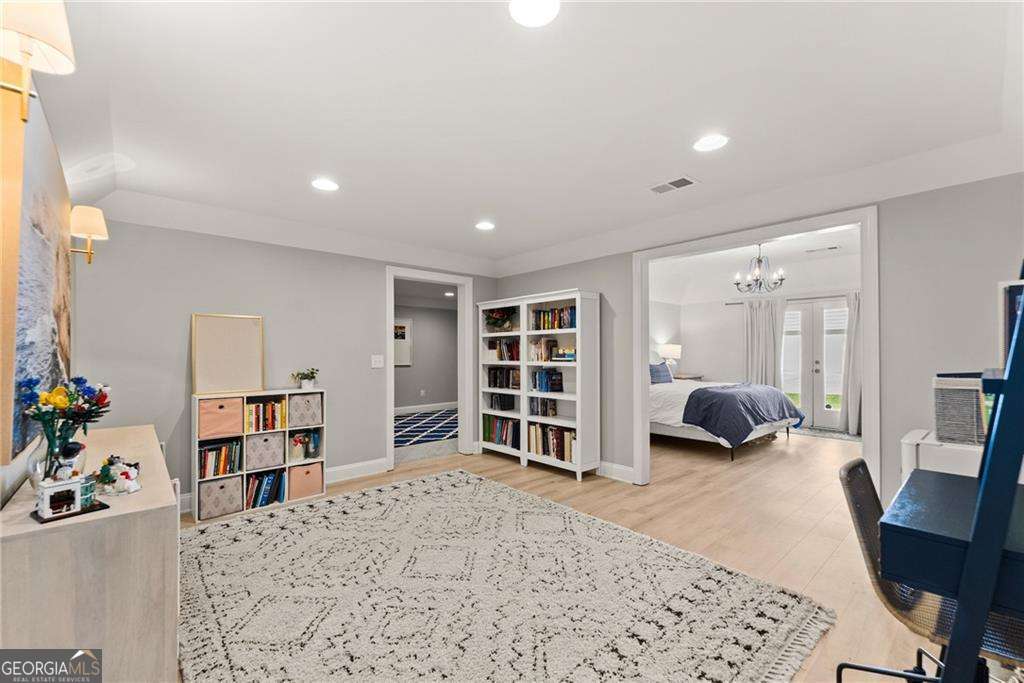 Twelve Oaks Place - Residential