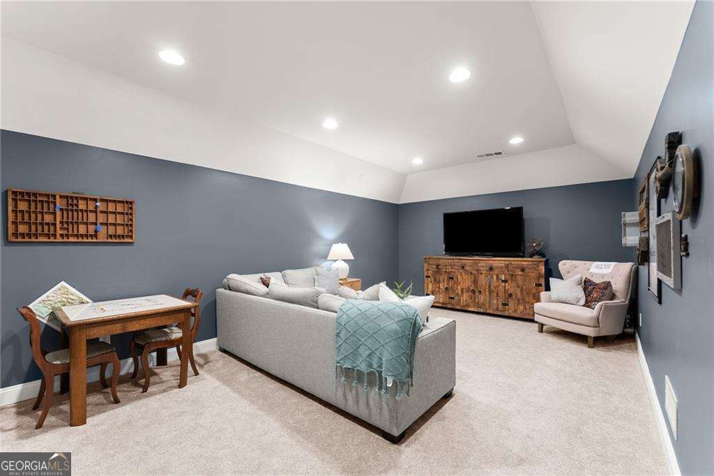 Twelve Oaks Place - Residential