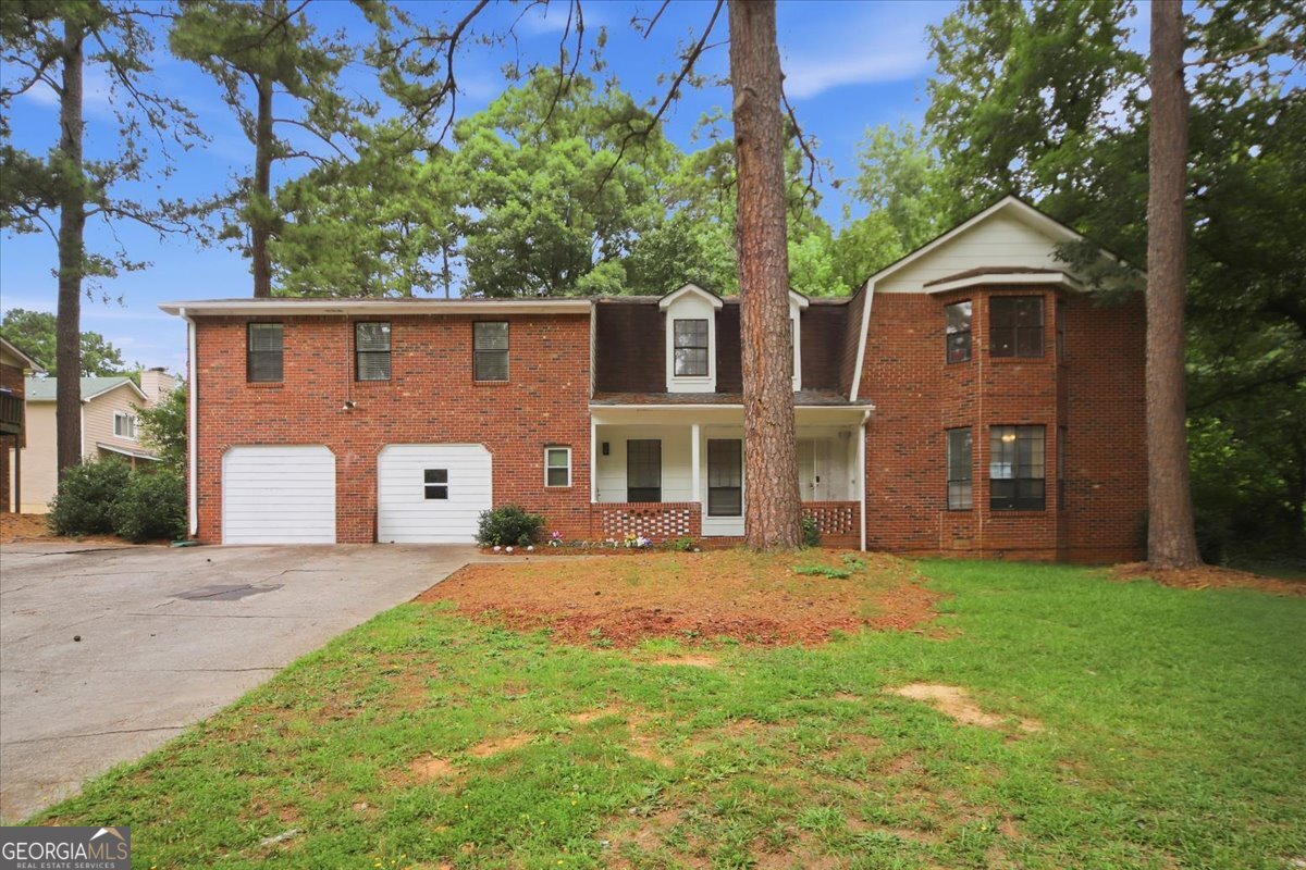 Photo 1 of 21 — 2498 Robinhood DR, Ellenwood, GA 30294