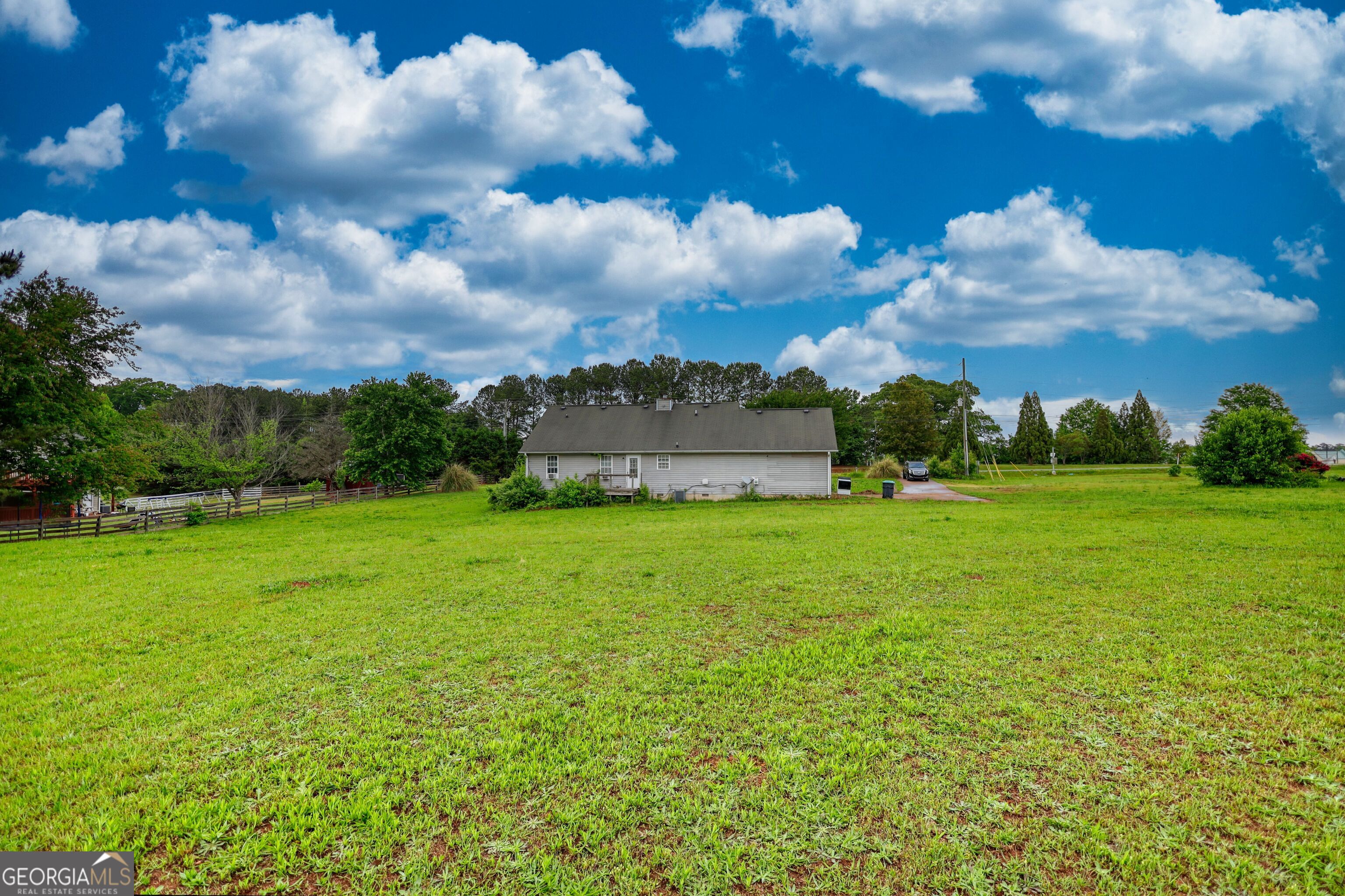 2068 Hampton Locust Grove RD