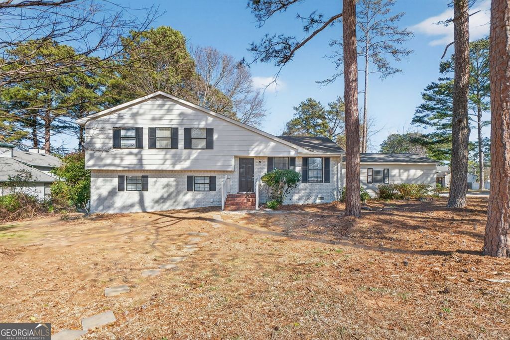 Photo of 2540 Hartford Dr, Ellenwood, GA 30294 (MLS # 10685310)