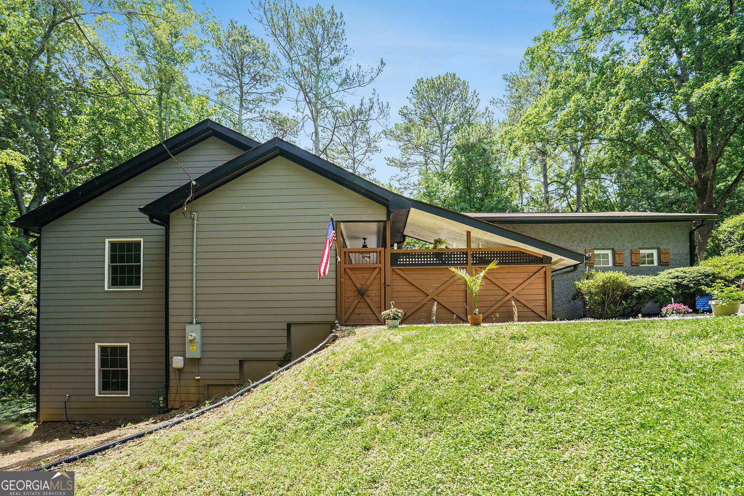 HOLLY HILLS ESTATES - Residential