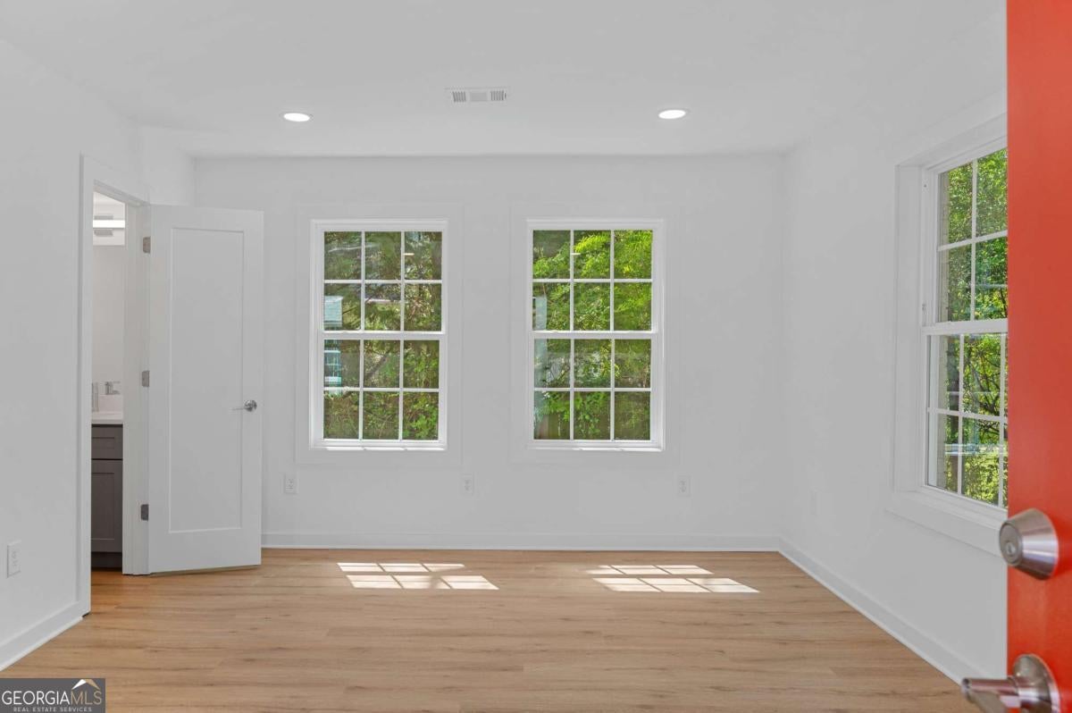 237 Howard ST NE 3