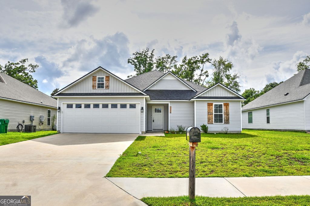 Photo of 2048 Meadow Cove Drive, Valdosta, GA 31605 (MLS # 10774000)
