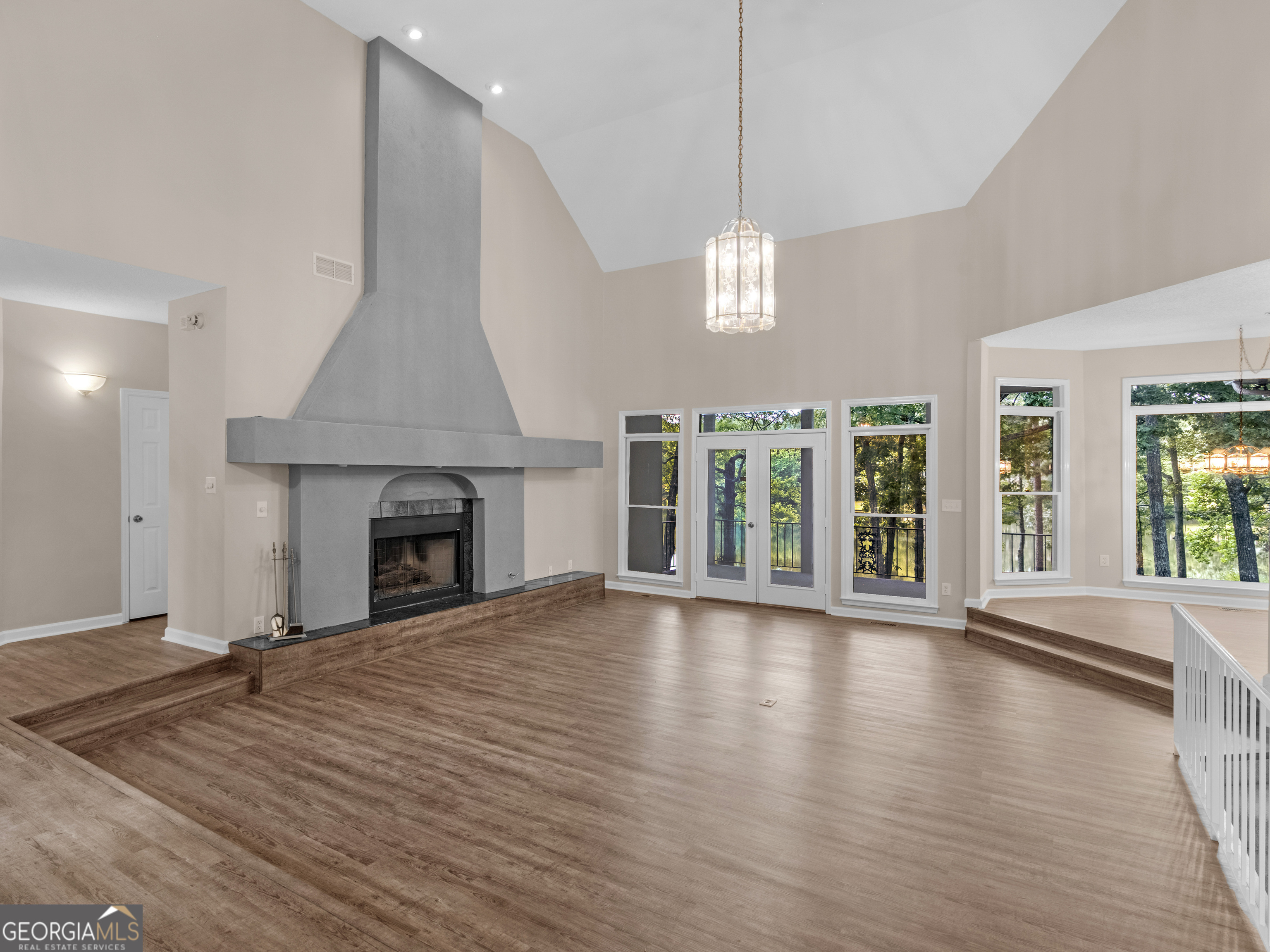 35 Hidden Lakes DR