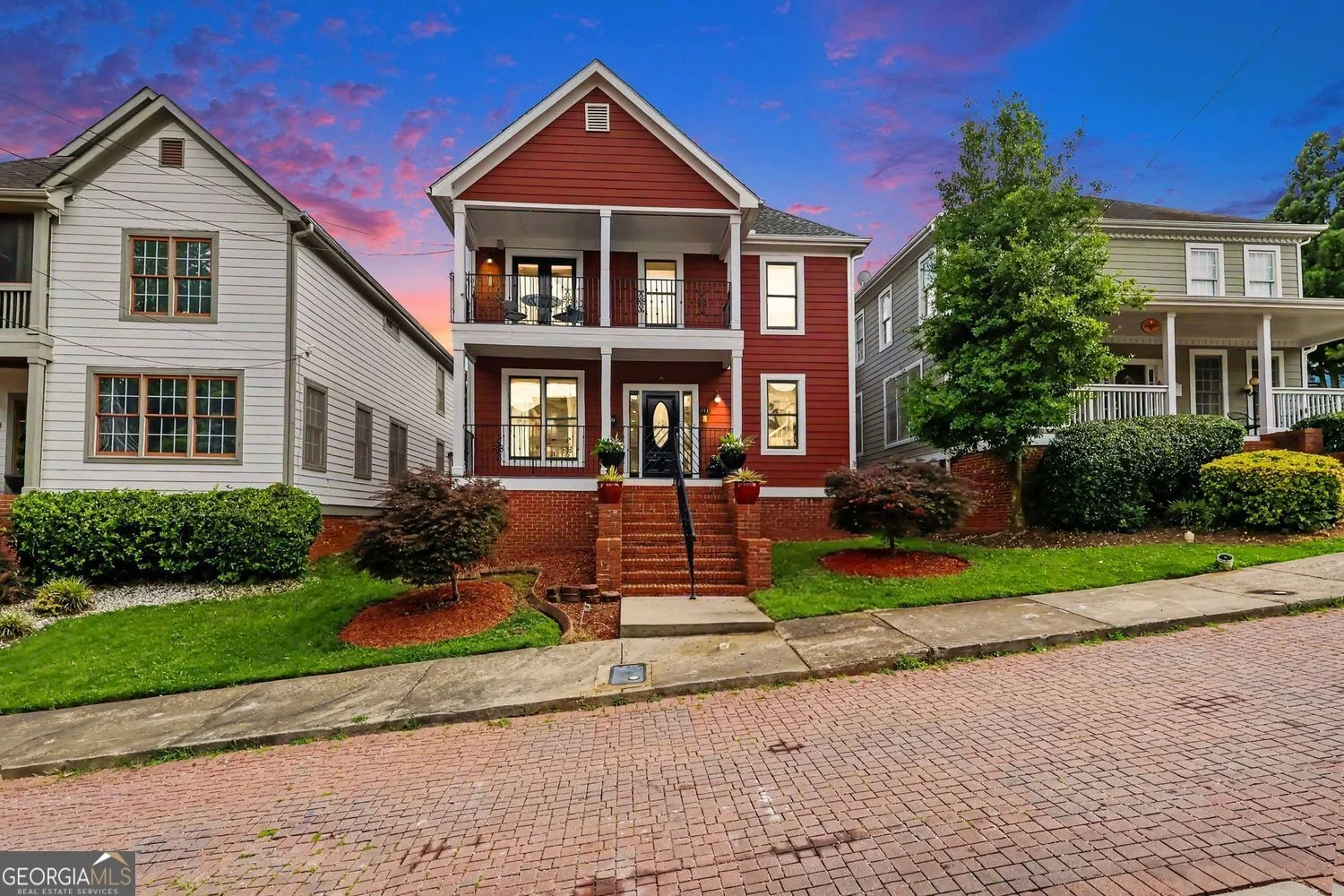 121 Fulton Way SE