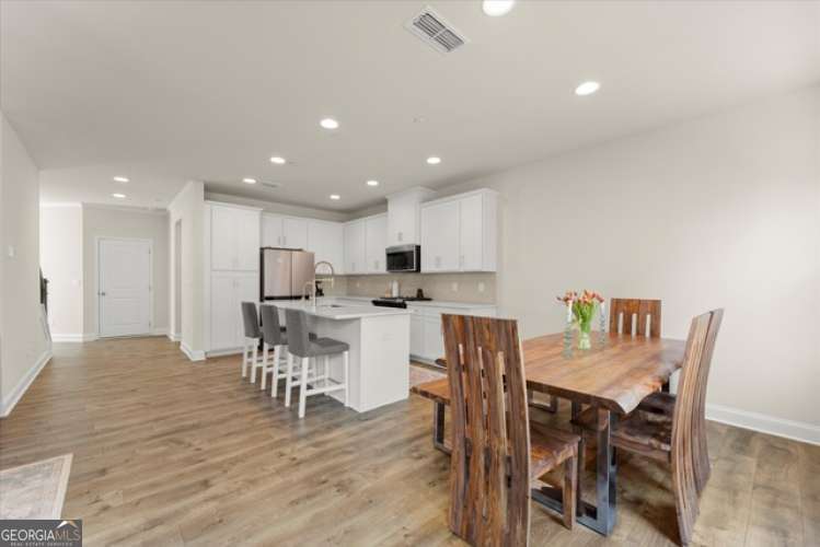 350 Hayden CIR