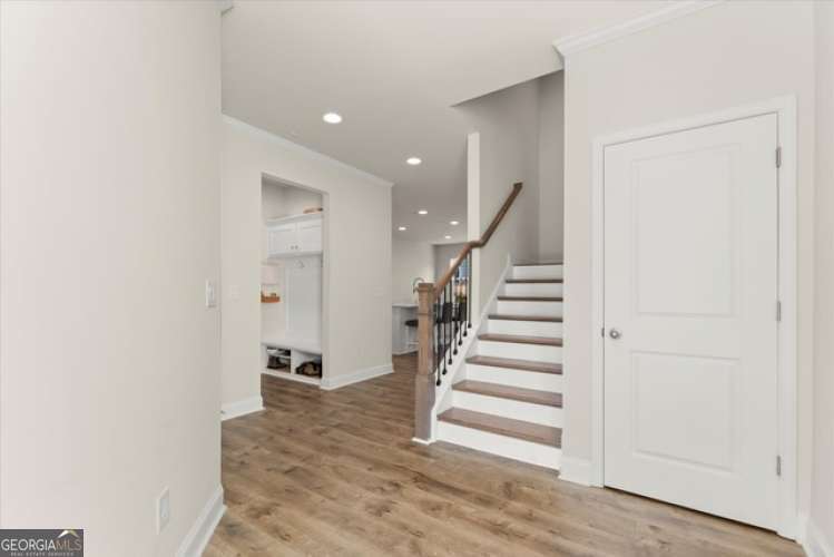 350 Hayden CIR