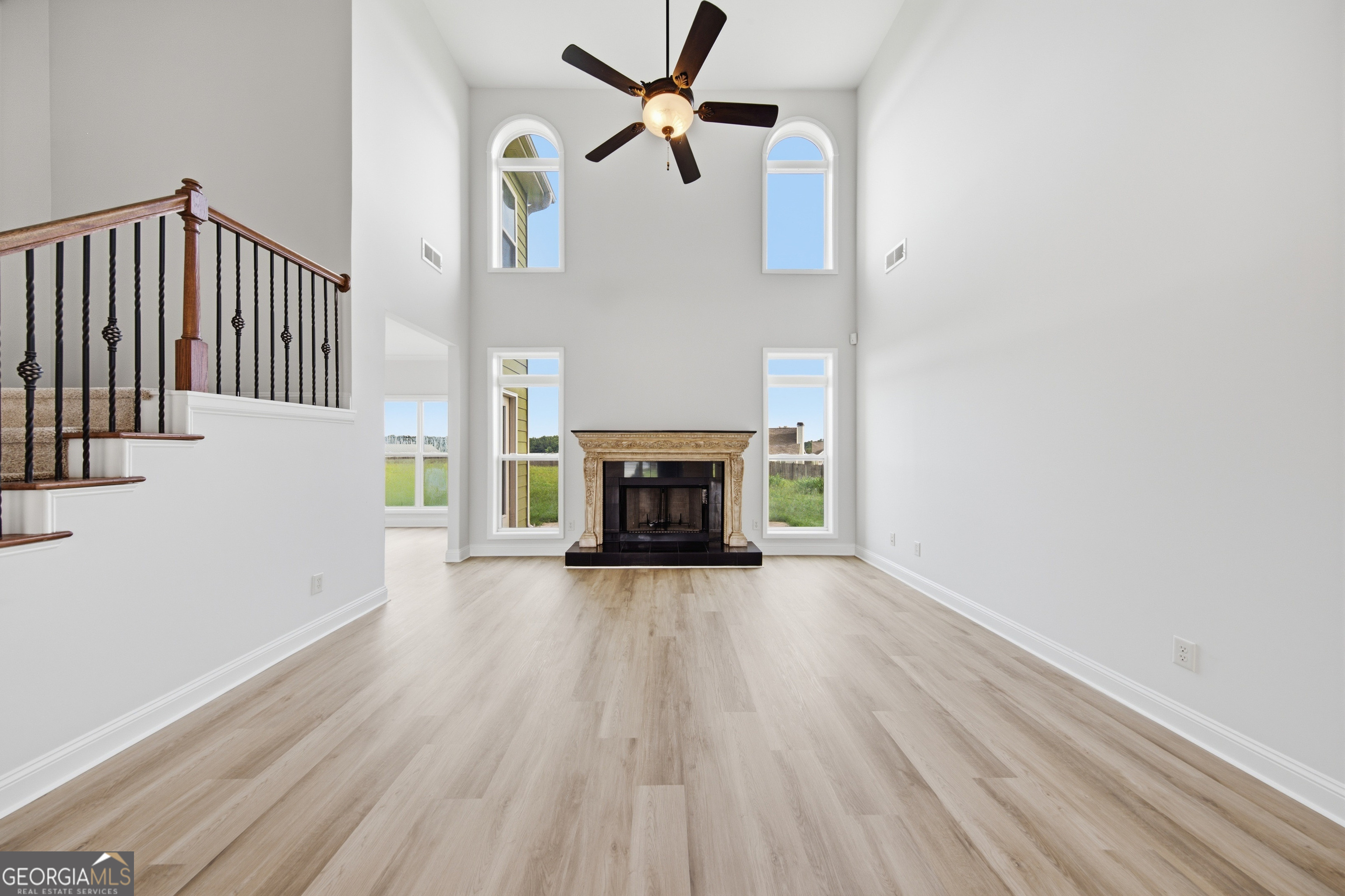 68 Kellenberg LN