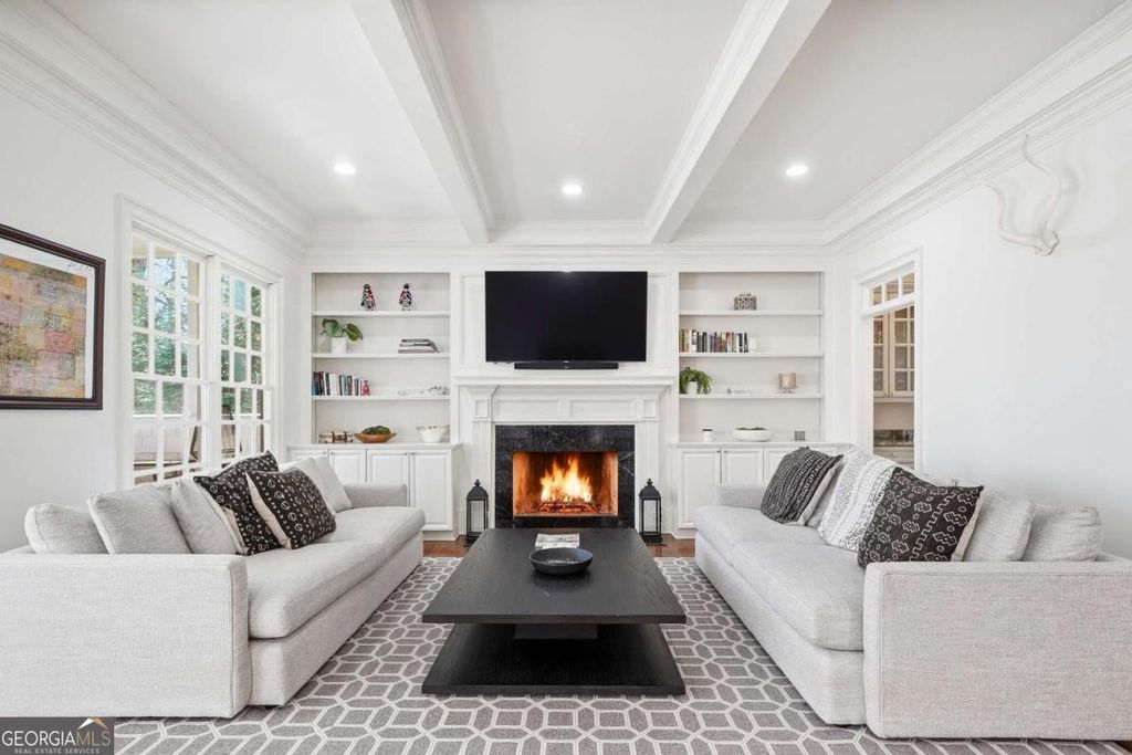 Photo of 1124 Moores Mill Road NW, Atlanta, GA 30327 (MLS # 10722918)