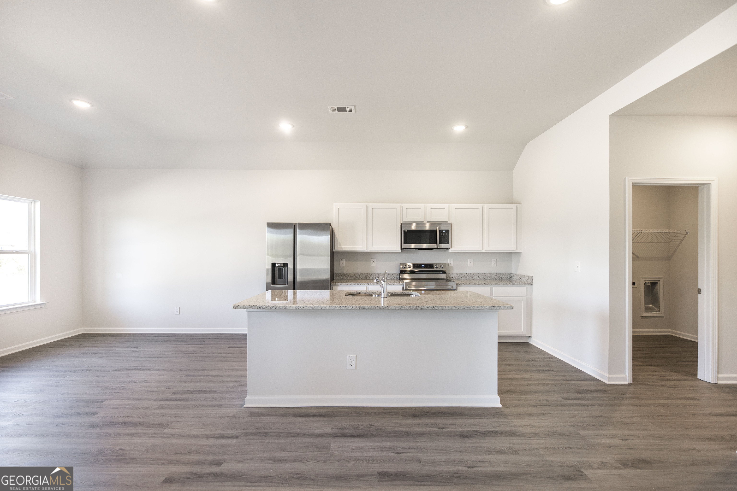 112 Monroe CT