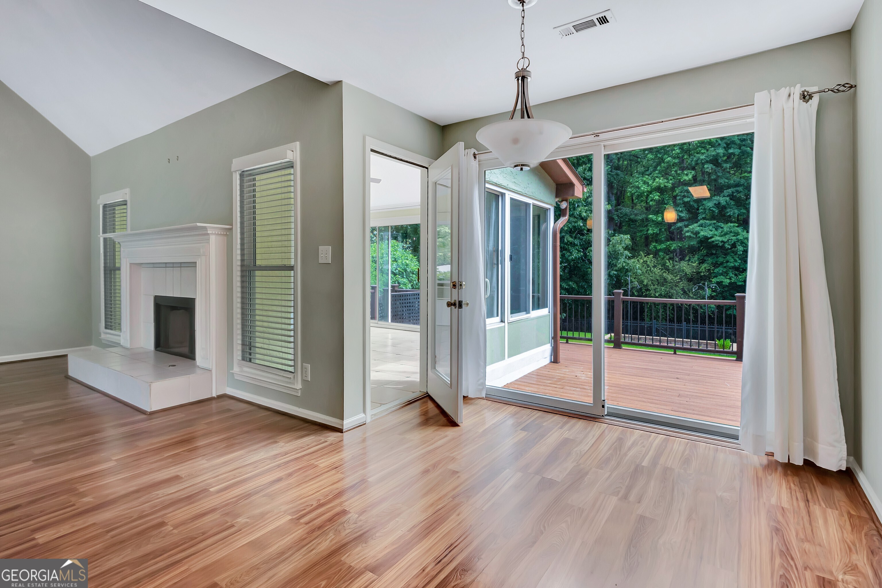 Peachtree City, Georgia 30269, United States, 3 Bedrooms Bedrooms, ,2 BathroomsBathrooms,Residential,Active,124824