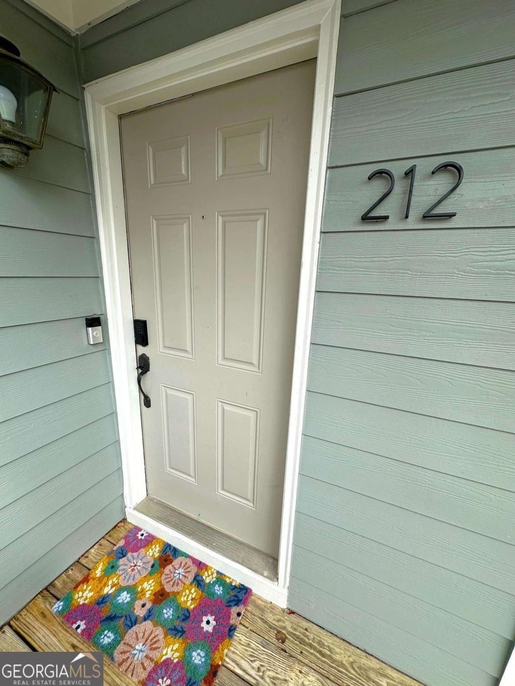 Photo of 212 Abingdon Way, Atlanta, GA 30328 (MLS # 10696425)