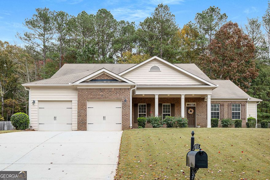 MOVE IN READY RANCH IN HERITAGE POINTE! Beautiful 3 bedroom 2 1/2 bath home in sought after neighborhood with golf cart access to DOWNTOWN SENOIA! The OPEN floor plan features a large dining room with trey ceiling, and huge great room with vaulted ceiling, fireplace and built-in bookcases. With a vaulted ceiling, the large kitchen with views to the great room, has stainless steel appliances, granite tops, a big prep island, all open to the breakfast room which opens to a great covered back porch and private back yard. Spacious Owner's suite, with sitting area and lovely spa style bath with a double vanity, soaking tub, separate shower and walk in closet. Located on the opposite side of the house are 2 roomy guest suites that share a Jack & Jill style bathroom. The house is complete with a full size laundry room, powder room, pantry, and 2 car garage! With a PRIME location close to both PEACHTREE CITY AND DOWNTOWN SENOIA, plus AMAZING resort style neighborhood amenities, including, SWIMMING POOL with cabana seating, TENNIS and BASKETBALL COURTS, PLAYGROUND, and CLUBHOUSE, this is the PERFECT place to call HOME!