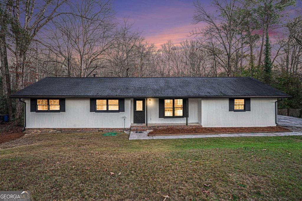 Photo of 2912 Hickory Trail, Snellville, GA 30078 (MLS # 10656246)