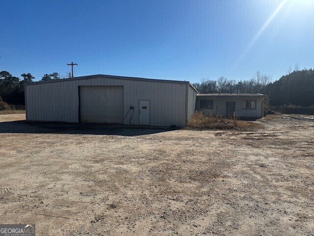 362 & 370 AERODROME WAY