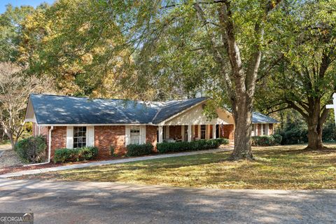 Photo of 13 E Lakeshore Drive SE, Rome, GA 30161 (MLS # 10674877)